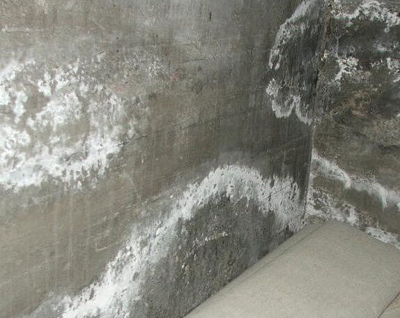 Humidité, traces blanchâtres