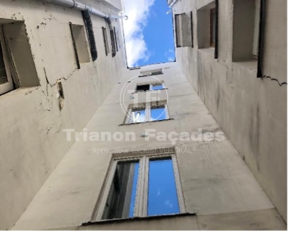 Cour intérieure, fenêtres, Trianon Façades.