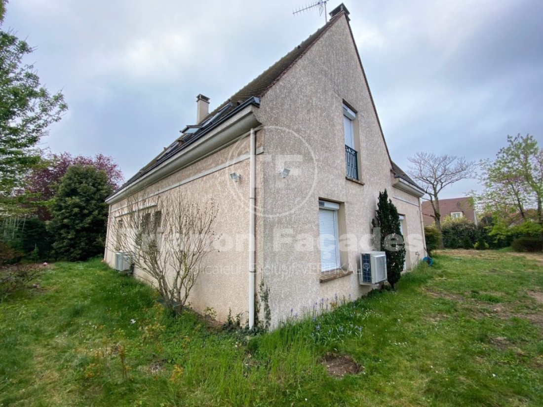 Maison avec Trianon Façades et jardin.