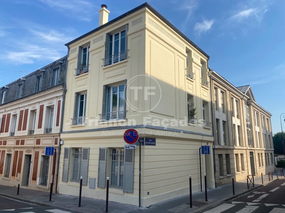 Ravalement de Façades à Versailles : Restauration d’une Maison Classée au Patrimoine à Versailles